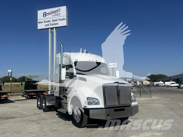 Kenworth T880 Prime Movers