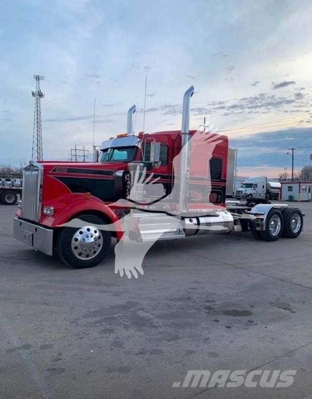 Kenworth W900L Prime Movers