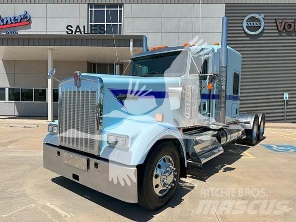 Kenworth W900L Prime Movers