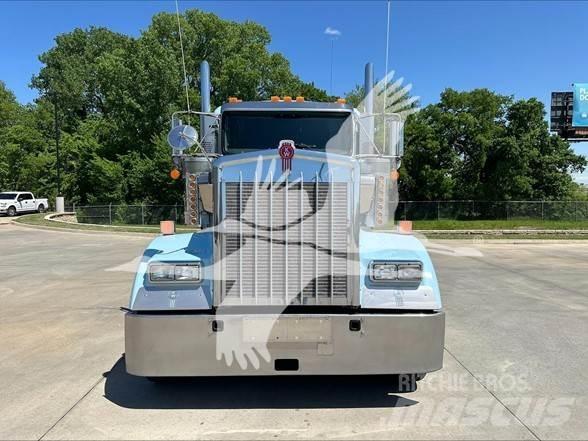 Kenworth W900L Prime Movers