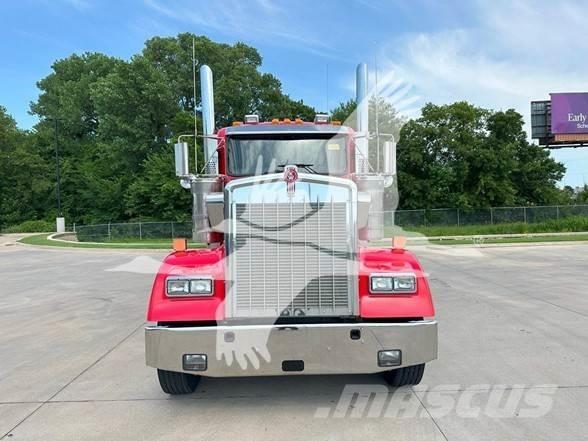 Kenworth W900L Prime Movers
