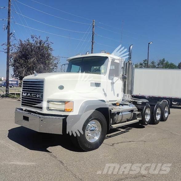 Mack CL733 Prime Movers