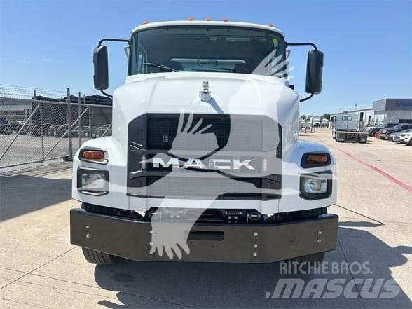 Mack MD6 Waste trucks