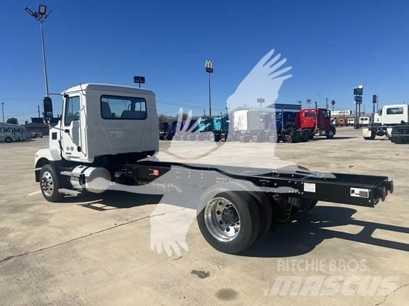 Mack MD6 Chassis Cab trucks