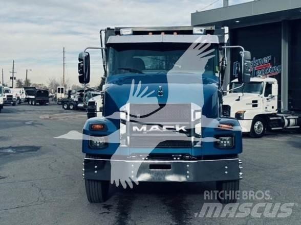 Mack MD6 Tipper trucks