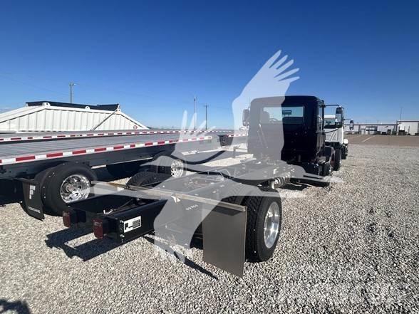 Mack MD6 Chassis Cab trucks