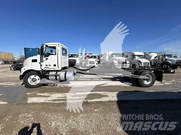 Mack MD6 Chassis Cab trucks