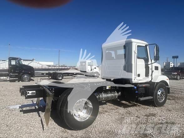 Mack MD6 Chassis Cab trucks