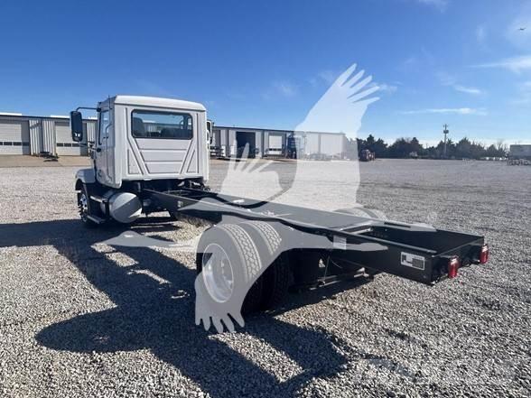 Mack MD6 Chassis Cab trucks