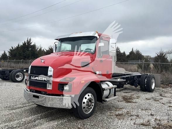 Mack MD6 Chassis Cab trucks
