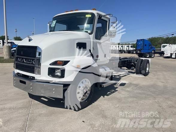 Mack MD6 Prime Movers