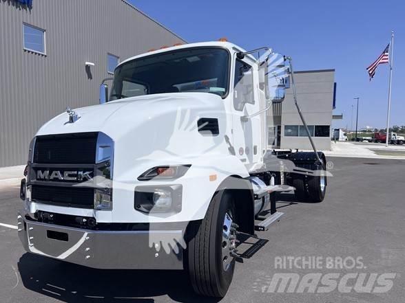 Mack MD7 Other