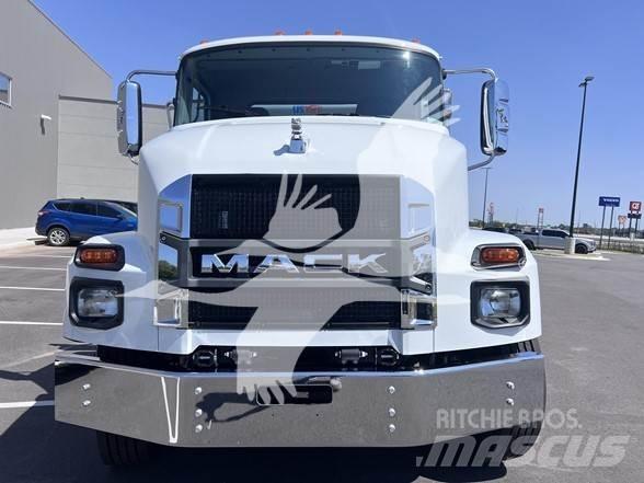 Mack MD7 Other