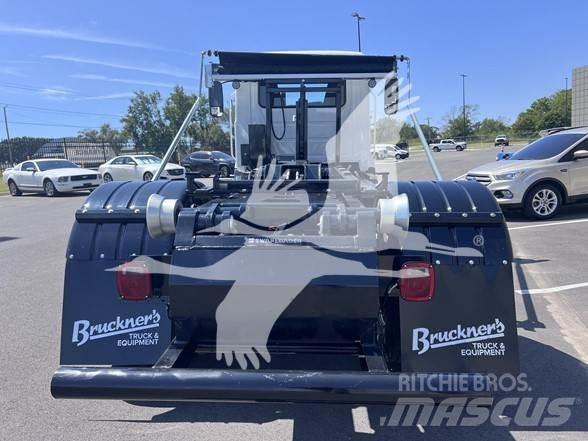 Mack MD7 Other