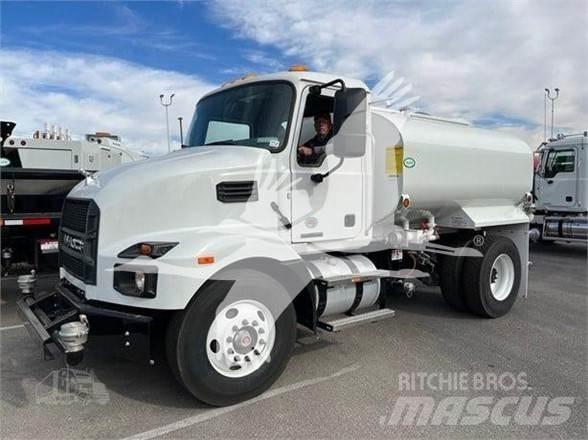 Mack MD7 Tanker trucks