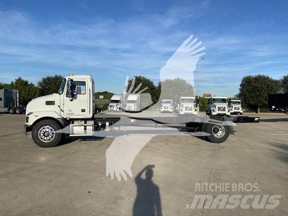Mack MD7 Chassis Cab trucks