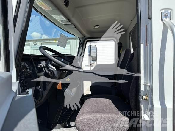 Mack MD7 Chassis Cab trucks
