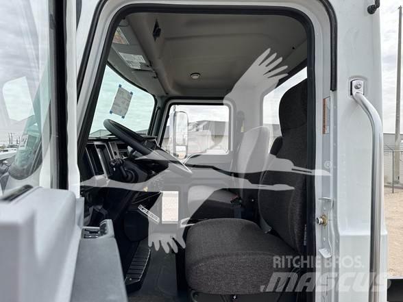 Mack MD7 Chassis Cab trucks
