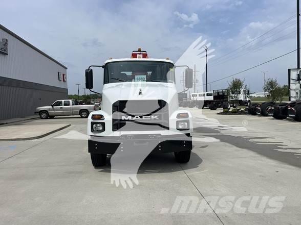 Mack MD7 Other