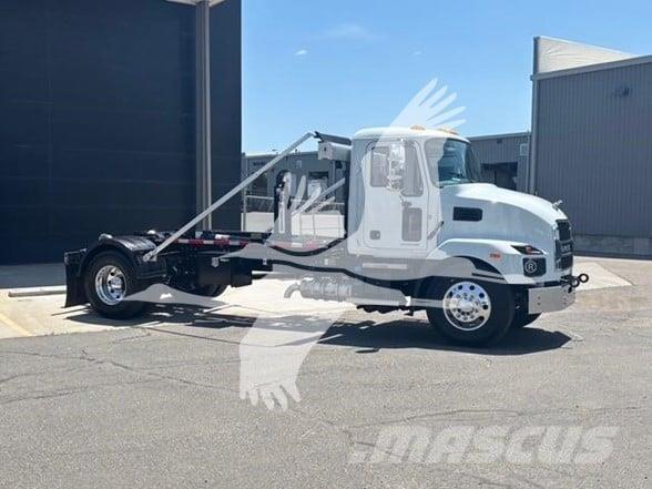 Mack MD7 Other
