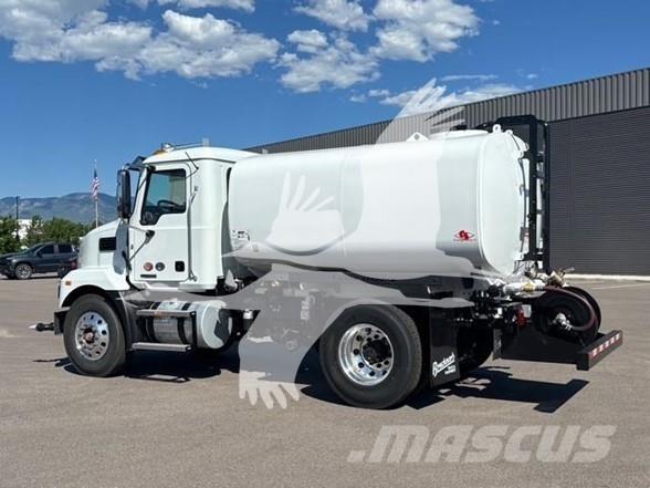 Mack MD7 Tanker trucks