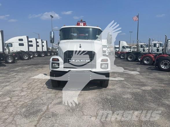 Mack MD7 Other