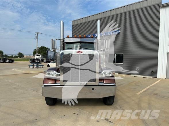 Peterbilt 389 Prime Movers