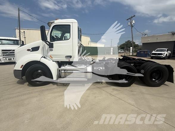 Peterbilt 579 Prime Movers