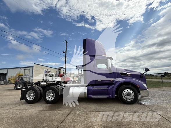 Peterbilt 579 Prime Movers