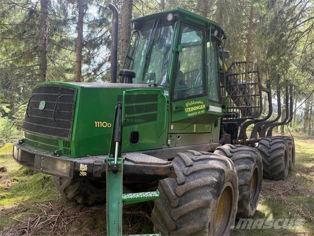 John Deere 1110 D Forwarders