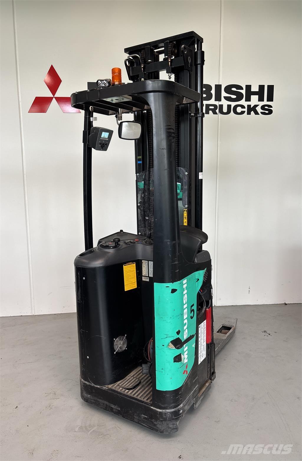 Mitsubishi SBR16N Self propelled stackers