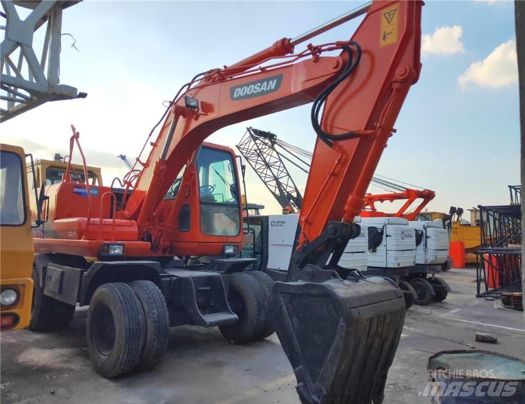 Doosan DH150W Wheeled excavators