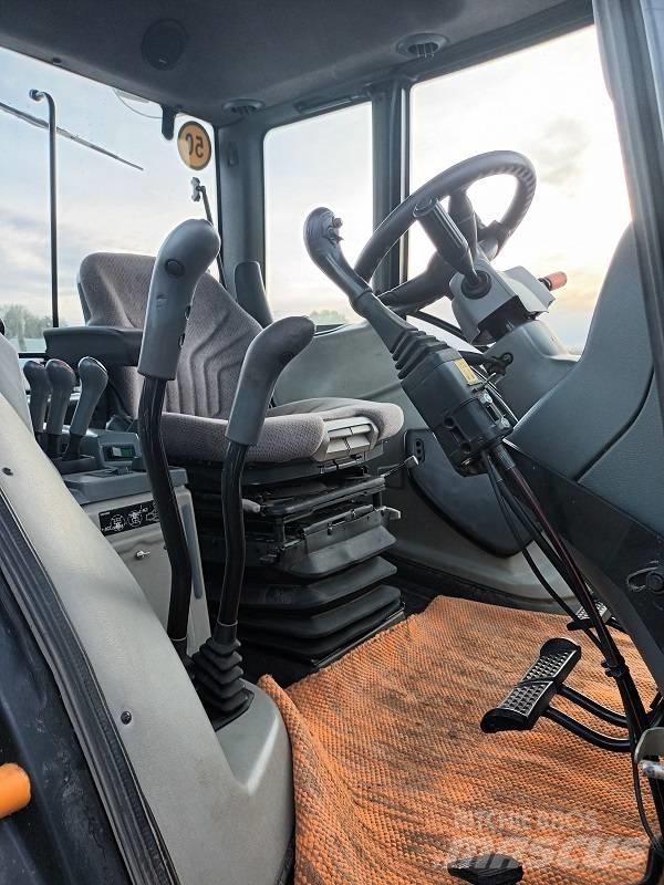 Valtra N 141 Hitech Tractors