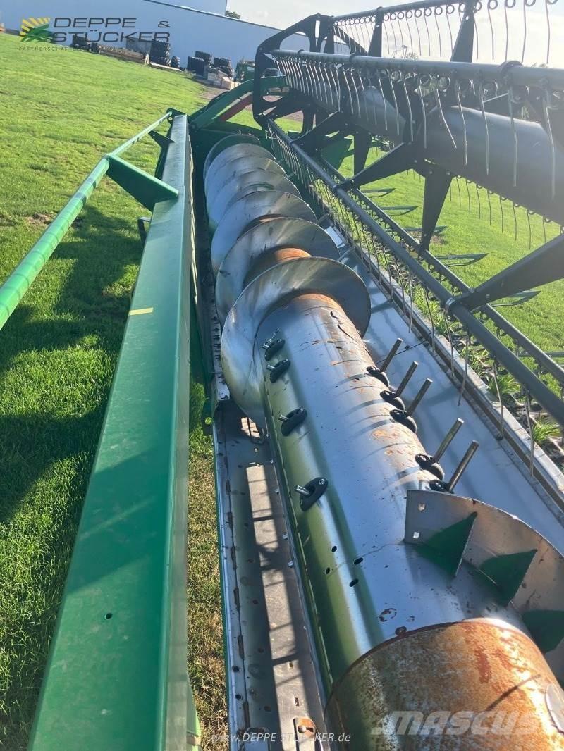 John Deere 630R Harvester heads