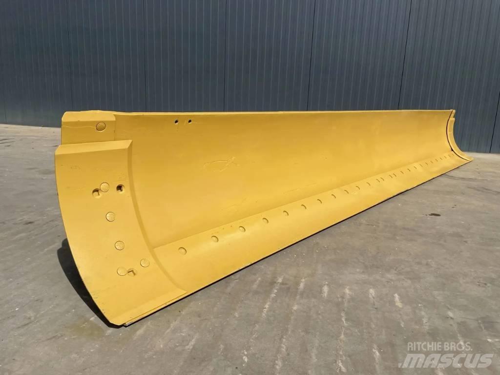 CAT 140K Moldboard Blades