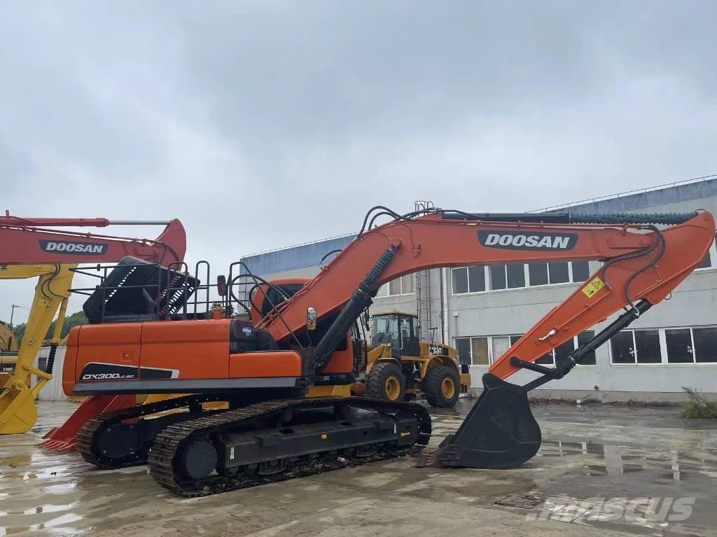 Doosan DX 300 LC Crawler excavators