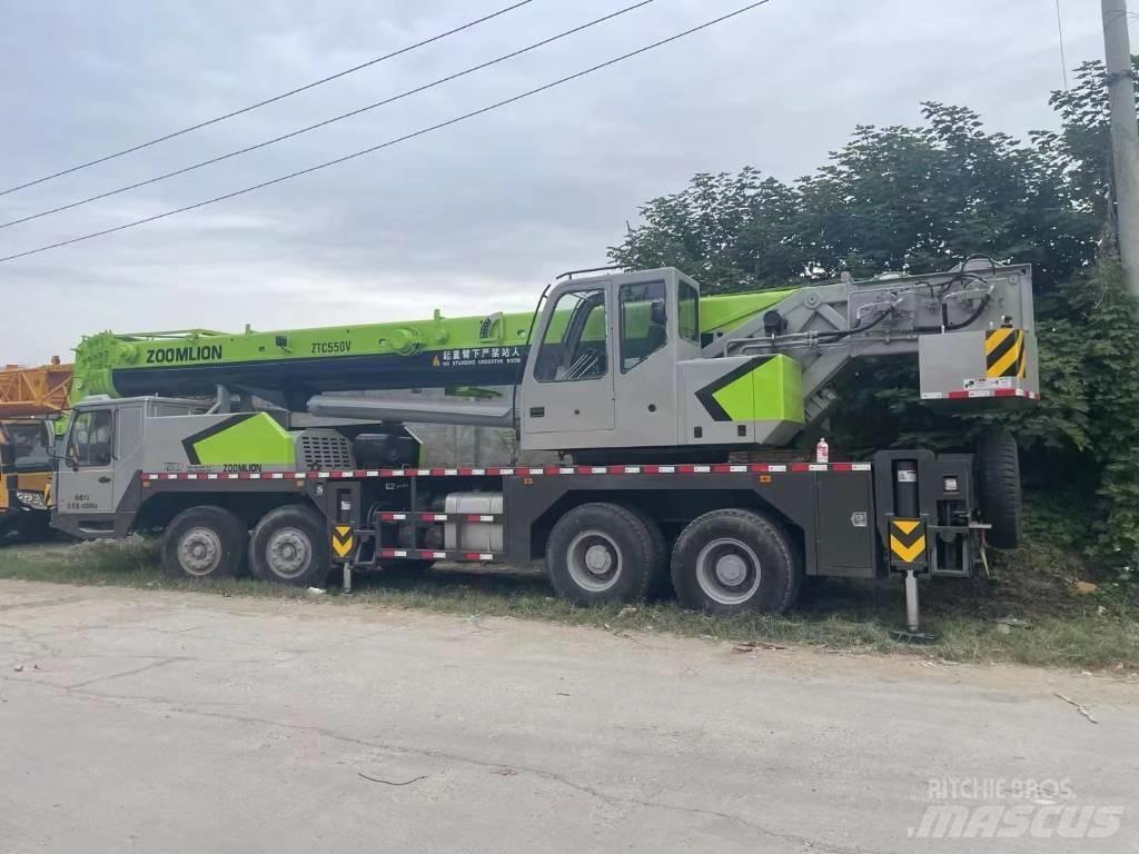 Zoomlion ZTC550V Track mounted cranes