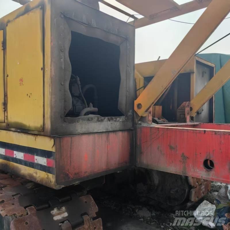Hitachi KH180 Track mounted cranes
