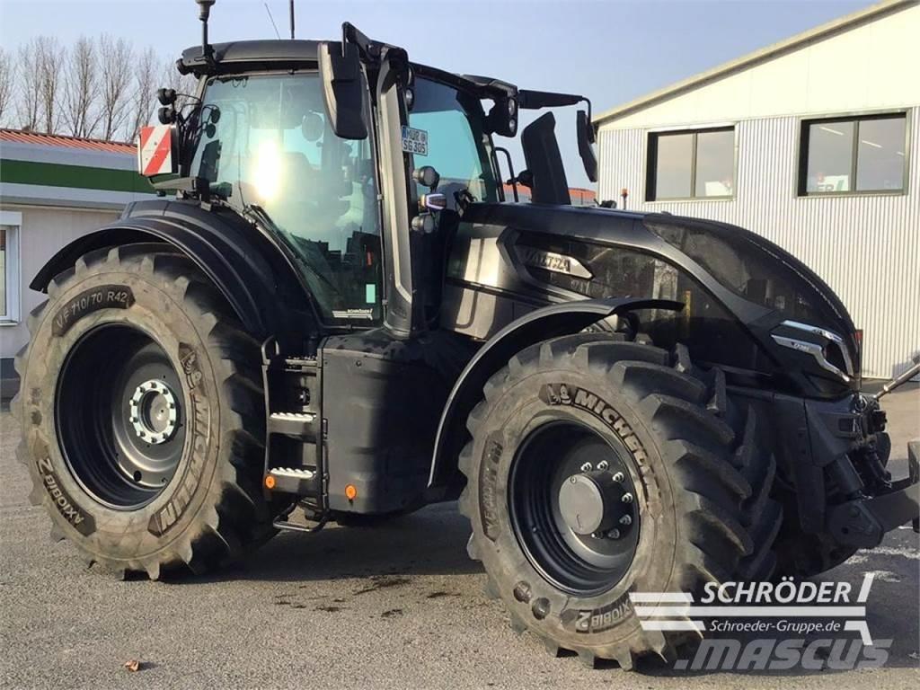 Valtra Q 305 Tractors