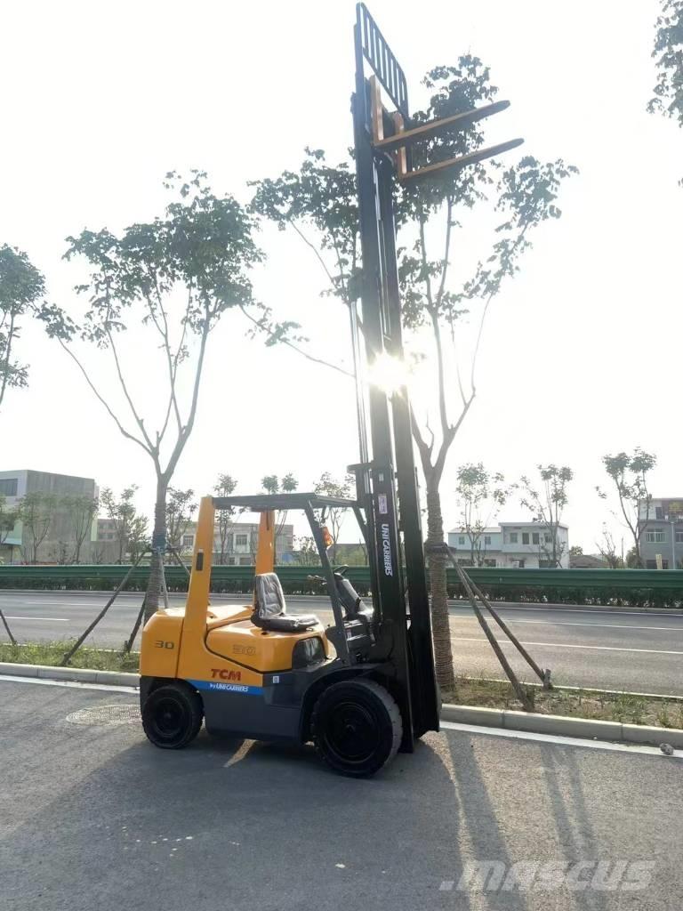 TCM FD 30 Diesel trucks