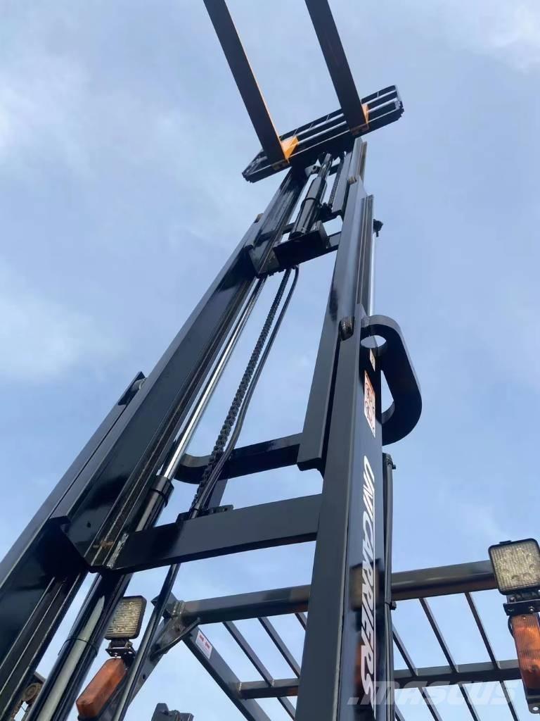 TCM FD 30 Diesel trucks