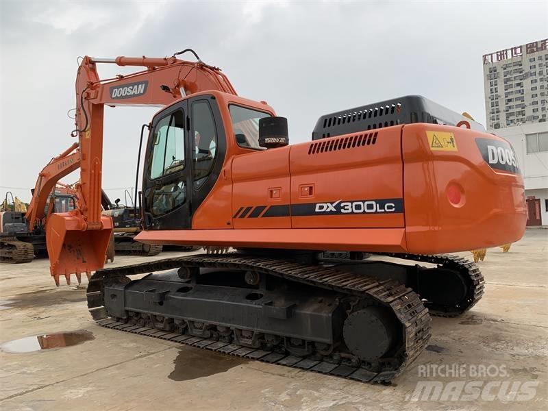 Doosan DX300 Crawler excavators