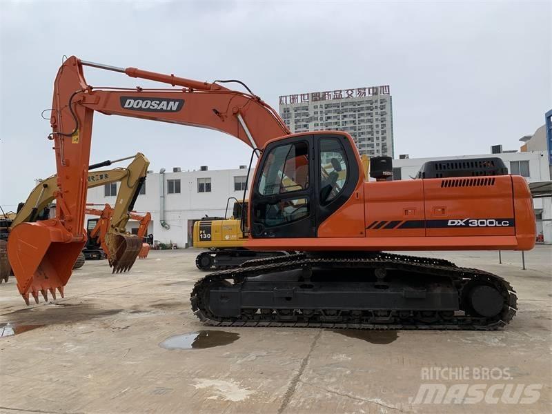 Doosan DX300 Crawler excavators