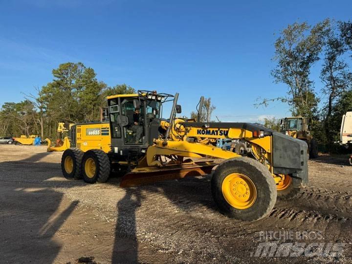 Komatsu GD 655-6 Graders