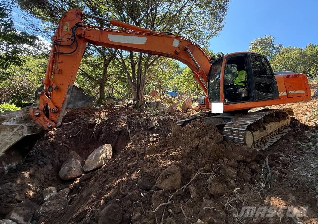 Doosan DX 220 LCA Crawler excavators