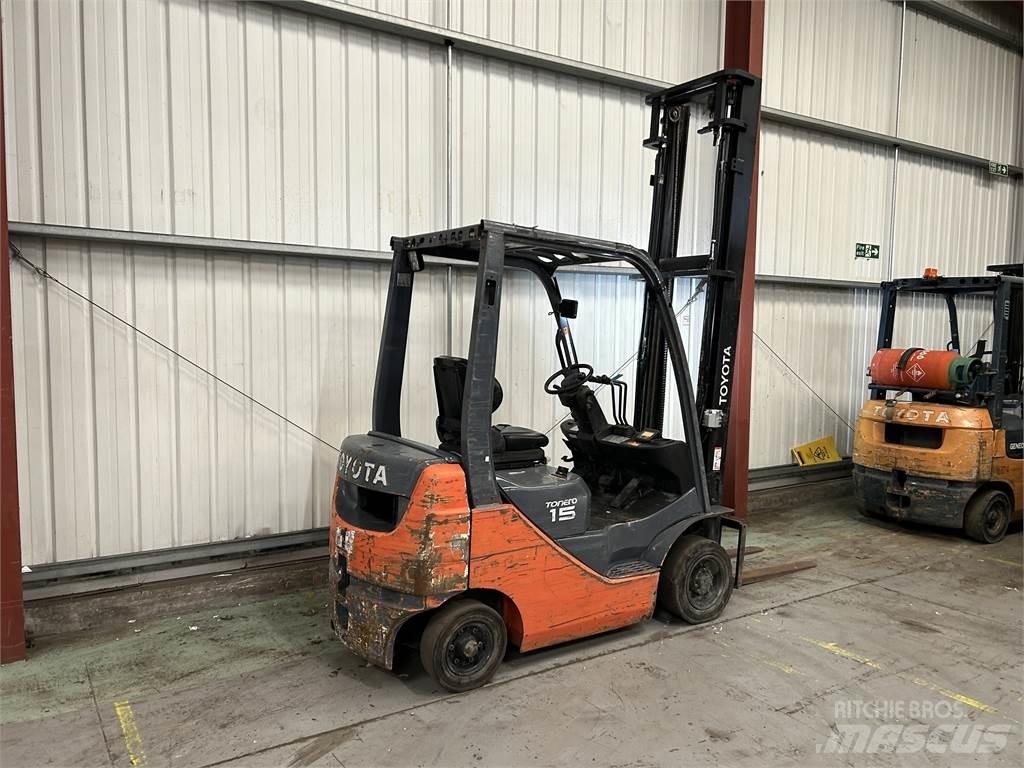 Toyota 02-8FDF15 Diesel trucks