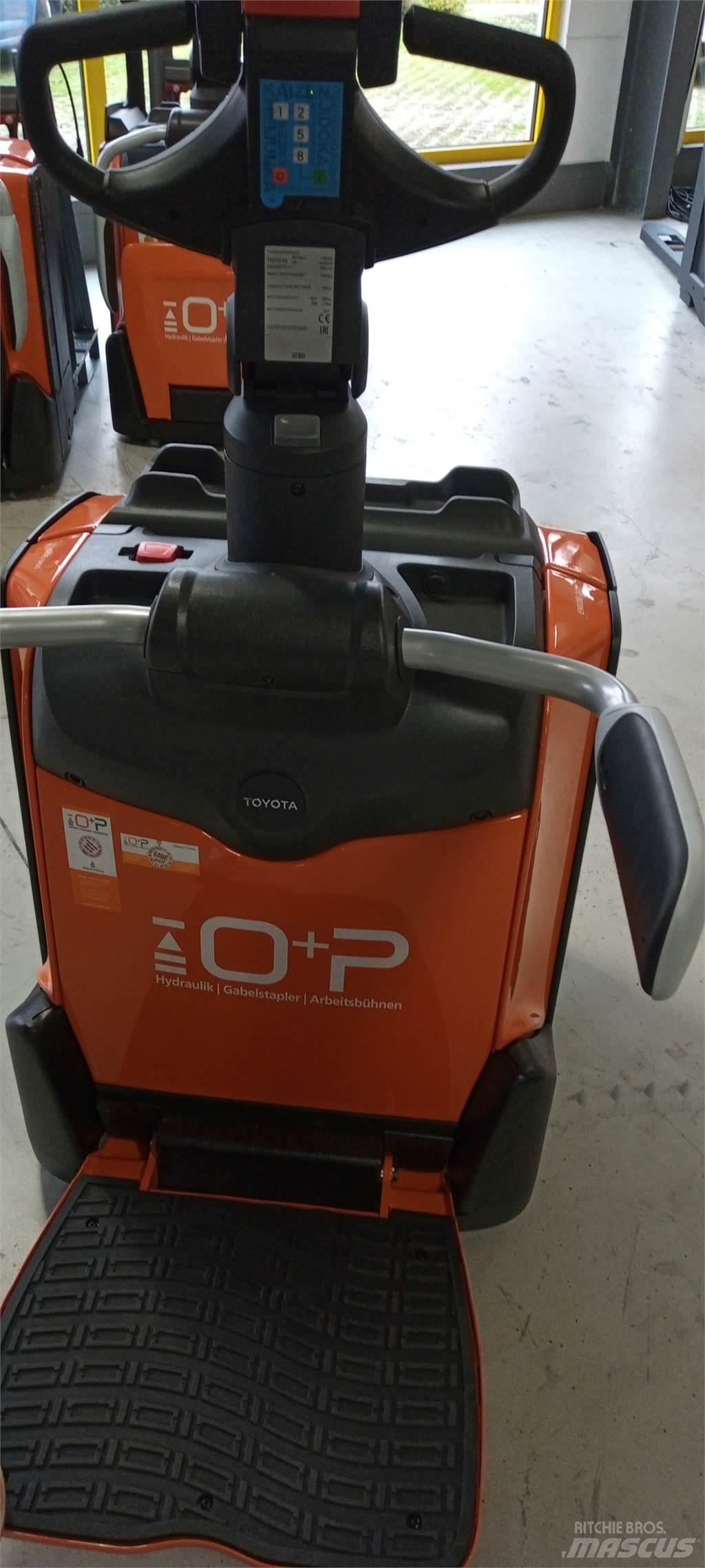 Toyota LPE200 Low lifter