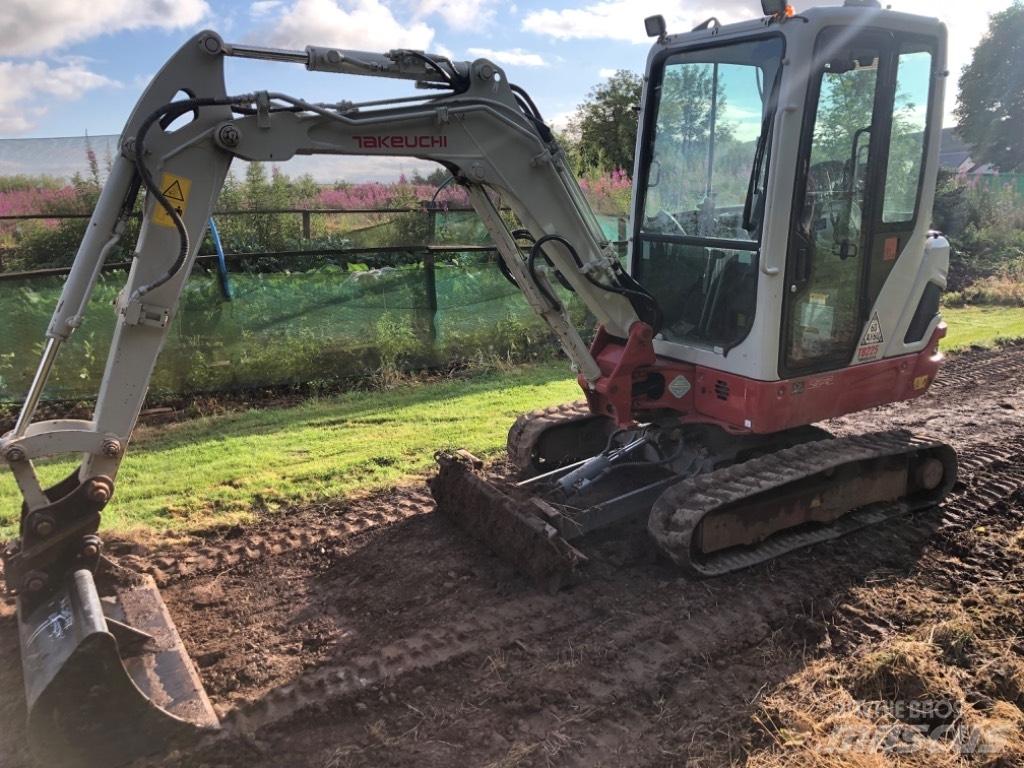 Takeuchi TB 225 Mini excavators < 7t (Mini diggers)