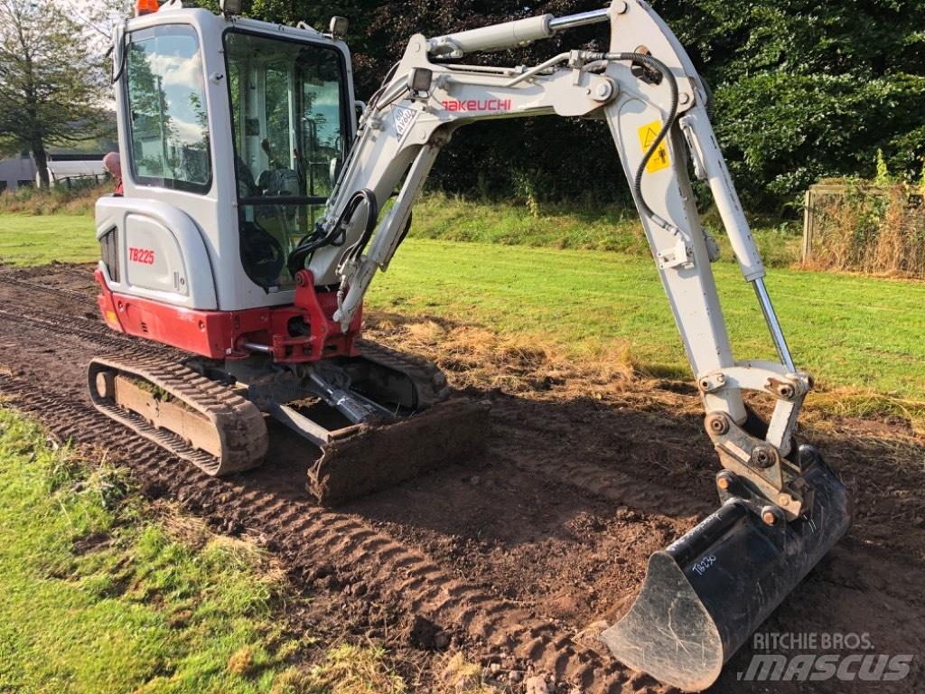 Takeuchi TB 225 Mini excavators < 7t (Mini diggers)