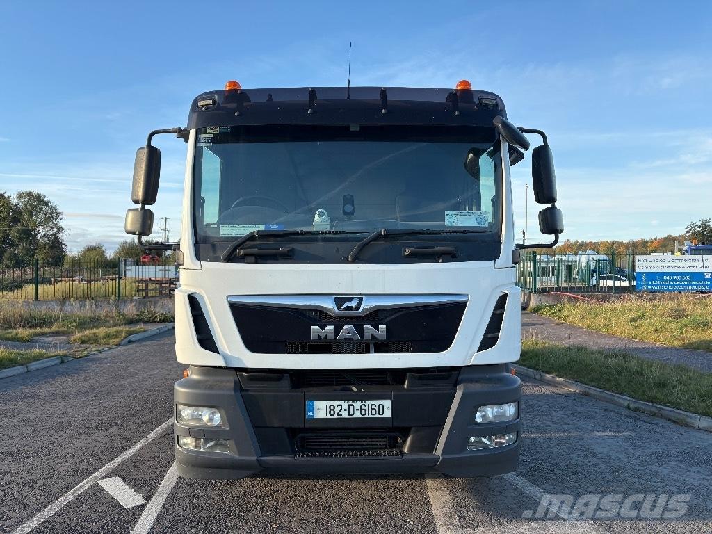MAN TGM 18.250 Skip bin truck
